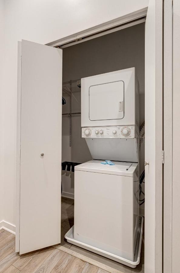 Cabin 105 By 747 Lofts Chicago Extérieur photo