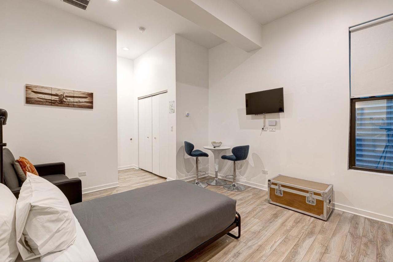 Cabin 105 By 747 Lofts Chicago Extérieur photo